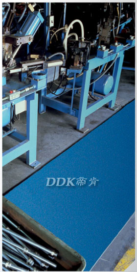 �׃��@�������