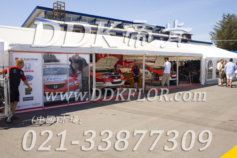 灰+紅(2)_本田汽車維修車間地板材料樣板圖片,帝肯(DDK)_7000_9979(維修車間地面材料)效果圖 灰+紅(2)_本田汽車維修車間地板材料樣板圖片,帝肯(DDK)_7000_9979(維修車間地面材料)效果圖,移動(dòng)篷房用地板,pe戶外地板,pp防滑墊,塑料拼接地板,塑料拼裝地板,室外拼接地墊,室外鏤空拼裝地板,拼接地板,拼接式地墊,拼裝地墊,拼接式防滑墊,拼裝地板,拼裝地膠,模塊拼接式門墊,PVC拼接地墊,維修車間地板,車展地膠,車庫(kù)地板,車庫(kù)地墊,車庫(kù)地膠,車用防滑墊,車展地板,停車場(chǎng)防滑墊