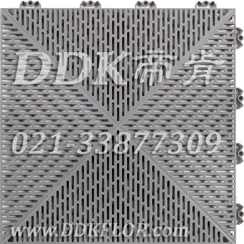 淺灰色菱形濾水板樣板圖片,帝肯(DDK)_9013（Piz|廣場）效果圖，泳池地膠,泳池防滑地墊,泳池防滑地毯,游泳池防滑墊,游泳池防滑地膠,游泳池地墊,浴室pvc格柵地板,浴室地墊,浴室地板,浴室地板磚,浴室地毯,浴室地磚,浴室墊,浴室防滑地墊,浴室防滑地磚,浴室防滑地膠,浴室防滑墊,浴室防滑疏水磚,浴池防滑地墊,浴池防滑墊,衛生間地墊,衛生間防滑地毯,衛浴防滑墊,衛生間地板隔水墊,衛生間地膠,衛生間塑料地板,衛生間防水地墊,衛生間防水墊,衛生間防滑地墊,衛生間防滑墊,廁所防滑墊,洗浴防滑墊,淋浴房防滑墊