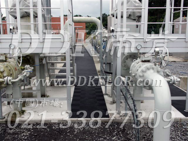 黑色(6)_組合安裝_平臺(tái)通道地面防滑材料樣板圖片,帝肯(DDK)_8100_9979(工廠地面材料)效果圖 黑色(6)_組合安裝_平臺(tái)通道地面防滑材料樣板圖片,帝肯(DDK)_8100_9979(工廠地面材料)效果圖,通道防滑墊,安全通道用地板,倉(cāng)庫(kù)防潮地膠,地面防滑墊,塑膠防滑墊,塑膠防滑地墊,多功能移動(dòng)地板,室外地墊,室外地板膠,室外拼接地墊,室外防滑墊,室外防滑透水墊,工業(yè)走道地墊,工業(yè)耐油地墊,拼接式地墊,拼接地板,抗壓地墊,抗壓地板,模塊地板,排水地板,排水地墊,柵格地墊,拼裝地膠,拼裝地板,拼裝地墊,拼接式防滑墊,排水防滑墊,漏水地墊,漏水地膠,漏水防滑墊,甲板防滑墊,疏水板,疏水地墊,疏水防滑墊,疏水墊,網(wǎng)格地板,網(wǎng)格地墊,網(wǎng)格塑料地板墊,網(wǎng)格防滑墊,網(wǎng)格塑料墊,網(wǎng)狀防滑墊,耐壓地板,走廊地毯,走道地墊,耐磨地墊,耐油防滑墊,耐油防滑地墊,耐油耐水地墊,防潮地板磚,防潮地板,防潮地墊,防滑隔水墊,防潮板,防滑拼墊,防滑塑料地墊,透水防滑塑膠地墊,透水地板膠墊,透水地墊,隔水地板,隔水材料,耐重壓地板,耐重壓地墊,耐酸堿防腐蝕膠墊,耐磨地板,耐酸堿膠墊,耐酸堿地墊,耐酸堿pvc地板膠,耐磨防滑地板,耐磨地膠