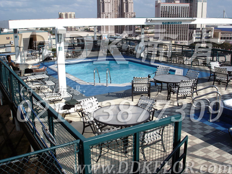 室外泳池四周地面防滑塑膠地磚材料(6)_藍色灰白相拼組合樣板圖片,帝肯(DDK)_8100_339(游泳池防滑地磚材料)效果圖 室外泳池四周地面防滑塑膠地磚材料(6)_藍色灰白相拼組合樣板圖片,帝肯(DDK)_8100_339(游泳池防滑地磚材料)效果圖,泳池地膠,泳池防滑地墊,泳池防滑地毯,游泳池防滑墊,游泳池防滑地膠,游泳池地墊