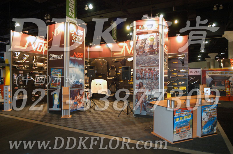 深灰組合安裝(27)_展覽展銷會展臺區地面地板鋪裝材料樣板圖片,帝肯(DDK)_8100_680(展覽地面地板材料)效果圖, 深灰組合安裝(27)_展覽展銷會展臺區地面地板鋪裝材料樣板圖片,帝肯(DDK)_8100_680(展覽地面地板材料)效果圖,會展地板,可拼接展會塑膠地板,展會地板,展會地膠,展廳塑料格柵,展廳展車地墊,展臺地板,展銷會專用地板