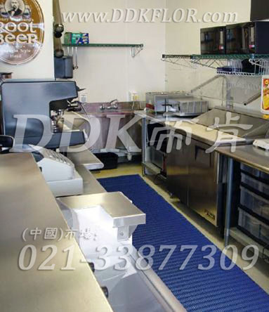 蘭色_后廚地面防滑防護直紋網格毯(11)樣板圖片,帝肯(DDK)_1900_798(食堂餐廳廚房防滑材料)效果圖 蘭色_后廚地面防滑防護直紋網格毯(11)樣板圖片,帝肯(DDK)_1900_798(食堂餐廳廚房防滑材料)效果圖,廚房地墊,廚房地毯,廚房地膠,廚房防滑地墊,廚房防滑地毯,廚房防滑地磚,廚房防滑墊,后廚用輸水墊,餐廳廚房專用地毯,餐廳防滑地墊,食堂專用防滑地毯,食堂用防滑地墊,食堂防滑墊,