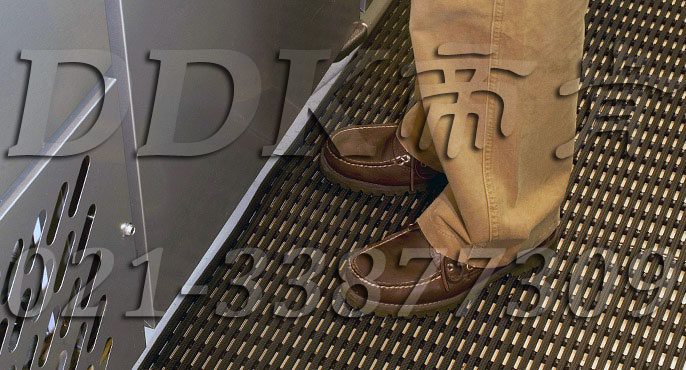 黑色_吧臺地面通道防滑防護直紋網格毯(16)樣板圖片,帝肯(DDK)_1900_798(食堂餐廳廚房防滑材料)效果圖 黑色_吧臺地面通道防滑防護直紋網格毯(16)樣板圖片,帝肯(DDK)_1900_798(食堂餐廳廚房防滑材料)效果圖,廚房地墊,廚房地毯,廚房地膠,廚房防滑地墊,廚房防滑地毯,廚房防滑地磚,廚房防滑墊,后廚用輸水墊,餐廳廚房專用地毯,餐廳防滑地墊,食堂專用防滑地毯,食堂用防滑地墊,食堂防滑墊,