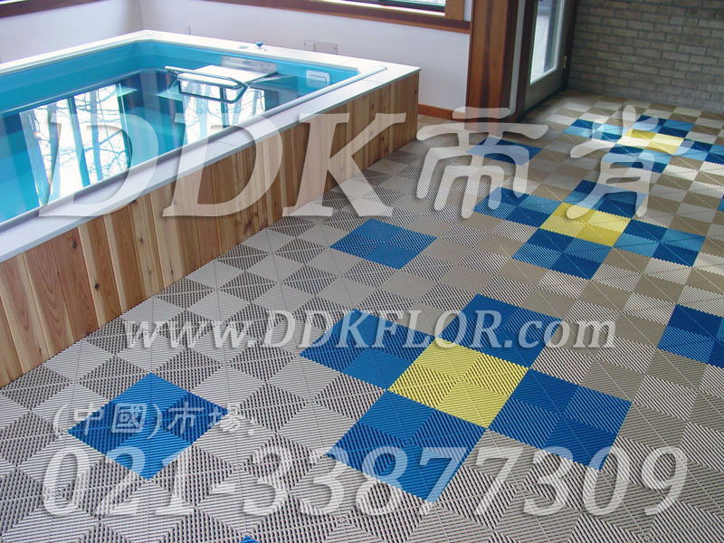 灰白加藍(lán)黃色相拼紋_洗浴桑拿房地面防滑地板材料(14)樣板圖片,帝肯(DDK)_8100_337(疏水型衛(wèi)生間浴室防滑地磚材料) 效果圖 灰白加藍(lán)黃色相拼紋_洗浴桑拿房地面防滑地板材料(14)樣板圖片,帝肯(DDK)_8100_337(疏水型衛(wèi)生間浴室防滑地磚材料) 效果圖,衛(wèi)浴防滑墊,衛(wèi)生間地墊,衛(wèi)生間地板隔水墊,衛(wèi)生間地膠,衛(wèi)生間塑料地板,衛(wèi)生間防水地墊,衛(wèi)生間防水墊,衛(wèi)生間防滑地墊,衛(wèi)生間防滑地毯,衛(wèi)生間防滑墊,浴室pvc格柵地板,浴室地墊,浴室地板,浴室地板磚,洗手間防滑墊,洗手間地墊,洗手間防滑地毯,洗浴防滑墊,洗澡間防滑墊,浴室地毯,浴室地磚,浴室地膠,浴室墊,浴池防滑墊,浴池防滑地墊,浴室防滑疏水磚,浴室防滑墊,浴室防滑地膠,浴室防滑地板,浴室防滑地墊,淋浴房防滑墊,公共衛(wèi)生間塑料地毯,廁所防滑墊,桑拿地板