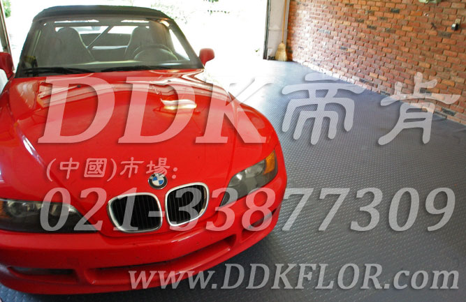 私家車庫裝修車庫地坪地面材料(13)_灰色金錢紋防滑表面車庫地板樣板圖片,帝肯(DDK)_2000_C618(地下車庫地面材料)效果圖 私家車庫裝修車庫地坪地面材料(13)_灰色金錢紋防滑表面車庫地板樣板圖片,帝肯(DDK)_2000_C618(地下車庫地面材料)效果圖,別墅私家車庫裝修,車庫pvc地板,車庫地坪,車庫地墊,車庫地板,車庫地膠,車庫塑料地毯,車庫塑膠地板,車庫防滑墊,停車場防滑墊
