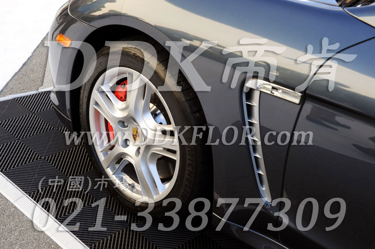 ��ɫ��߅�������U��ʽ��܇չ�|��1��