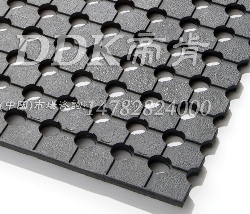 【控水型防滑地毯】什么材料地毯鋪在地面控水防滑?樣板圖片,帝肯(DDK)_4500(BRD|大道)效果圖 【控水型防滑地毯】什么材料地毯鋪在地面控水防滑?樣板圖片,帝肯(DDK)_4500(BRD|大道)效果圖,pvc防水地墊,室外防滑透水墊,排水地墊,排水防滑墊,疏水地毯,疏水地席,疏水地膠,疏水墊,疏水性材料,疏水防滑地墊,疏水防滑墊,疏水地墊,防水墊,防水地膠墊,防水地毯,防水地墊,透水防滑塑膠地墊,透水地板膠墊,透水地墊,耐油耐水地墊,防滑隔水墊,隔水地墊,隔水地板,隔水材料