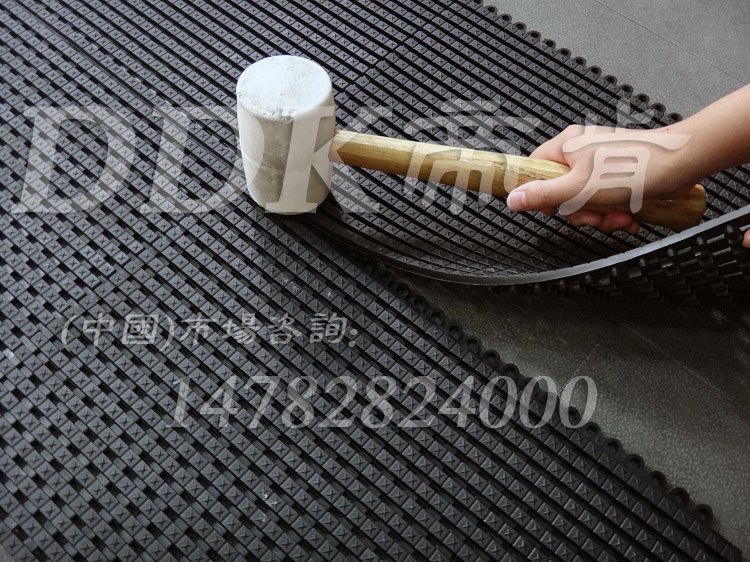 【互扣式防滑地毯】豎直坑條紋_互扣式耐壓防滑地毯_黑色及多色樣板圖片,帝肯(DDK)_9900__9979(工廠倉庫車間地面材料)效果圖 【互扣式防滑地毯】豎直坑條紋_互扣式耐壓防滑地毯_黑色及多色樣板圖片,帝肯(DDK)_9900__9979(工廠倉庫車間地面材料)效果圖,工業(yè)用格柵地墊,格柵