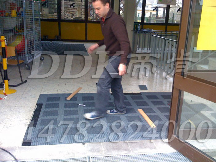 ����ƴ�ӵ؉|,