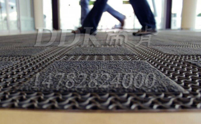 【商場大門入口地毯/商場入口去泥毯】商場防塵地墊/商場門口放的地毯/商場入口防泥地毯樣板圖片,帝肯(DDK)_3MD9300(曼達)效果圖 【商場大門入口地毯/商場入口去泥毯】商場防塵地墊/商場門口放的地毯/商場入口防泥地毯樣板圖片,帝肯(DDK)_3MD9300(曼達)效果圖,入口防塵地墊,入口防水地墊,入口防滑墊,出入口地墊,嵌入式門墊,三合一門口毯,三合一門墊,三合一防塵地墊,三合一防塵墊,三合一除塵墊,吸水門墊,刮泥門墊,腳墊門墊,進門腳墊,門前地墊,門前墊,門前毯,門前腳墊,門廳地墊,門廳地毯,門廳腳墊,門廳除塵地墊,門口地墊,門口地毯,門口防滑地墊,門口防滑地膠,門口防塵墊,門口防塵地毯,門口防塵地墊,門口腳踏墊,門口腳墊,門口地面除塵刷,門口防滑墊,門口除塵地墊,門墊,門墊地墊,門墊地毯,防塵門墊,防滑門墊,除塵門墊,防塵地墊,防塵地毯,防塵地膠墊,防塵墊,防塵防污地墊,防塵防滑地墊,除塵地墊,除塵墊,除塵地膠,除塵地毯,防滑除塵地墊,除塵腳墊,吸水吸塵地墊,pvc拼接式除塵墊