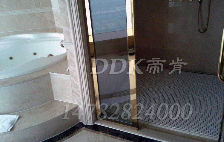 ��ɫ���ƿ�ɣ�ÿ��b���l���g�W������|