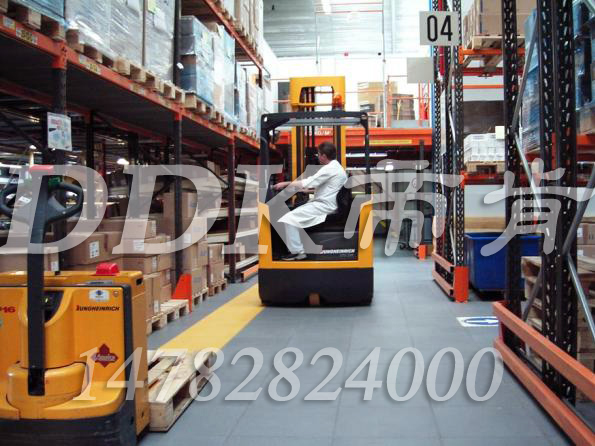 �����S���ص�ƺ�塿늄Ӳ�܇���d���I�^ʹ�õĳ��ص�ƺ��