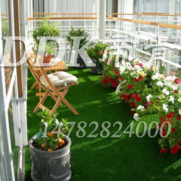 【戶外陽臺裝修地面】用塑料草坪到戶外陽臺裝修地面樣板圖片,帝肯(DDK)_6200(Green|歌林)效果圖 【戶外陽臺裝修地面】用塑料草坪到戶外陽臺裝修地面樣板圖片,帝肯(DDK)_6200(Green|歌林)效果圖,草坪地毯,露臺草坪,別墅陽臺地板,陽臺裝修